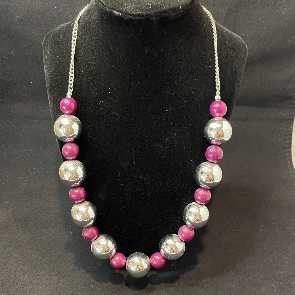 Elegant Silver and Purple Beaded Necklace
